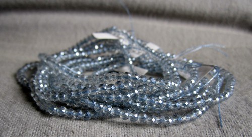 Armband aus hellblauen spinell - aus,